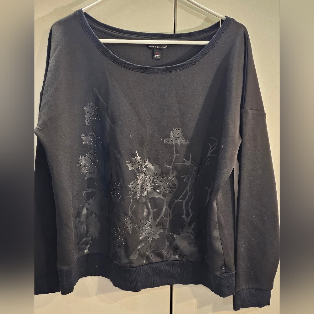 Rock & Republic Womans XL Black Sweatshirt